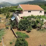 Ani - Two Bedroom With Terrace And Garden View Apartamento