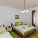 Ani - Two Bedroom With Terrace And Garden View Banići