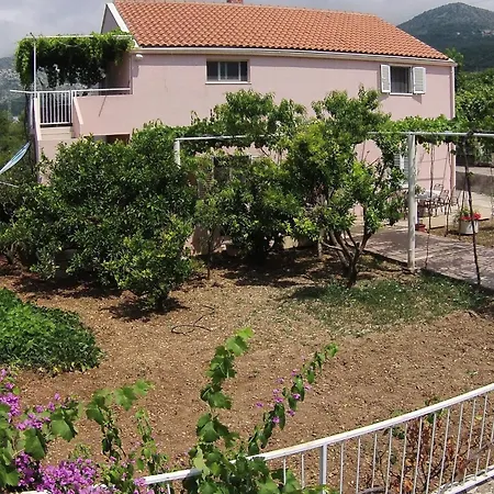 Ani - Two Bedroom With Terrace And Garden View