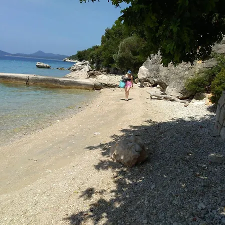 Ani - Two Bedroom With Terrace And Garden View * Banići