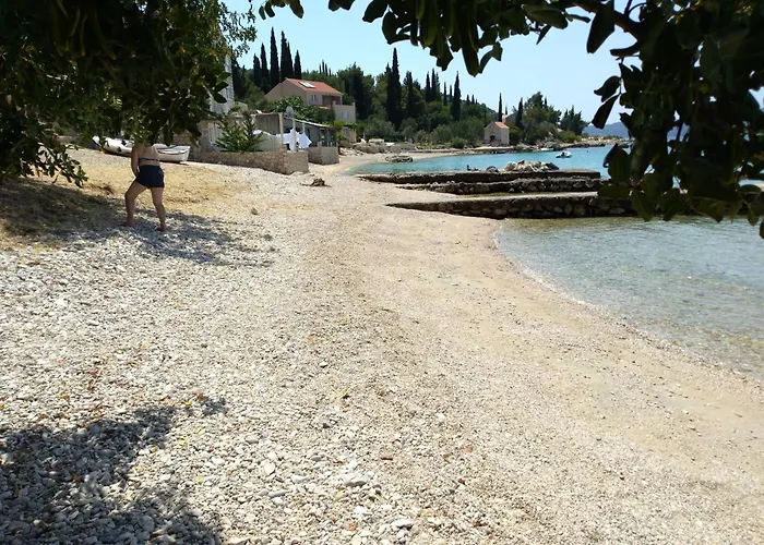 Ani - Two Bedroom With Terrace And Garden View *